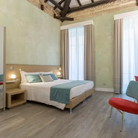 Italia Hotel 3*